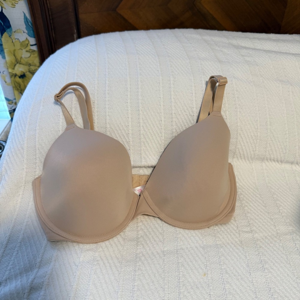 Victoria's Secret Pink Lightly‎ Lined Wear Everywhere T shirt bra nude tan 34DD